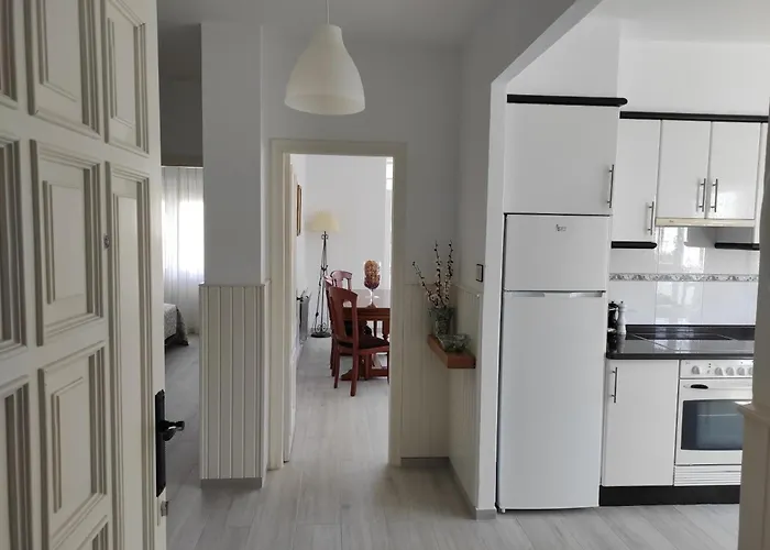 Area Pequena Apartment
