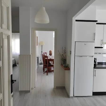 Area Pequena Apartment